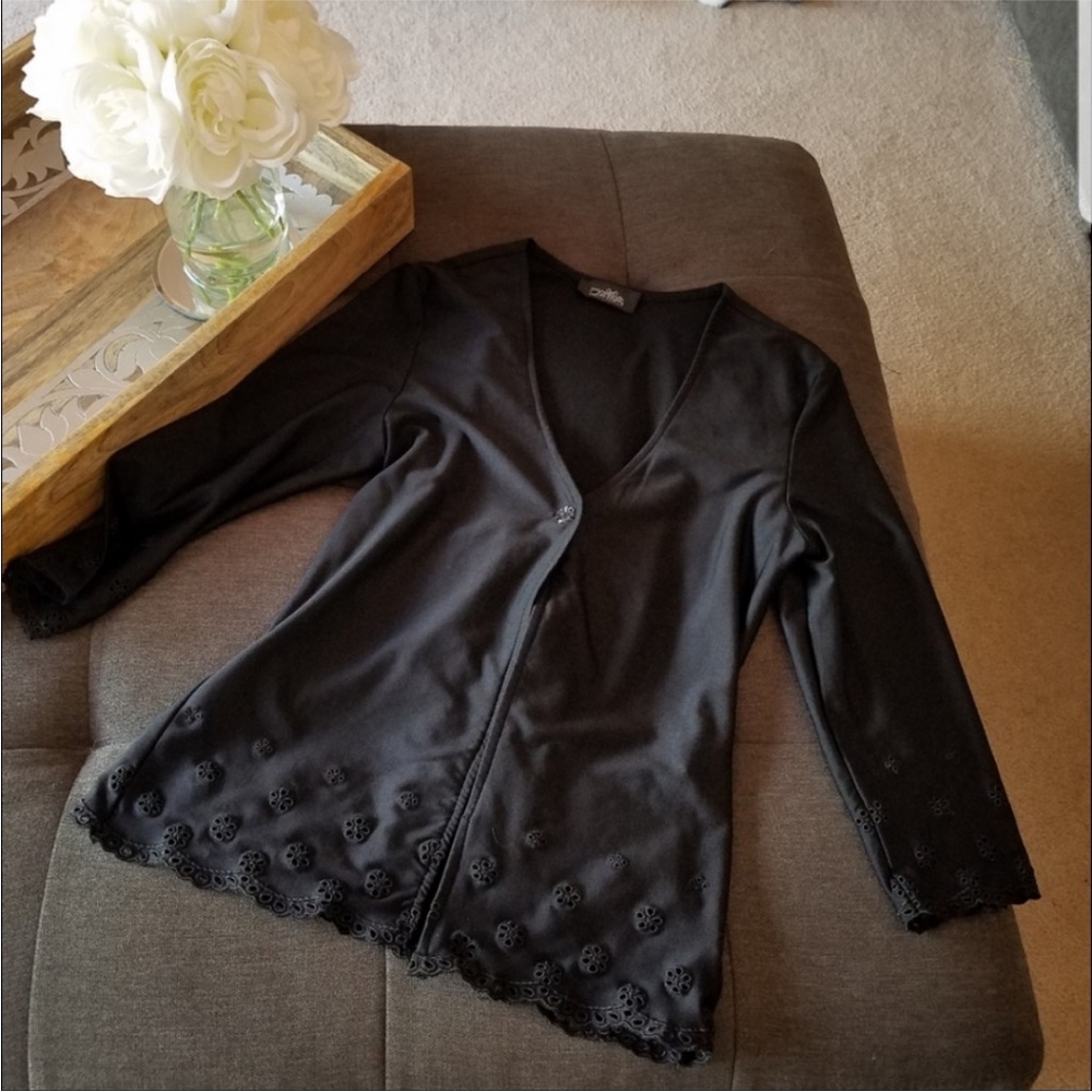 Black Eyelet Hem Button Front Closure Quarter Sle… - image 1